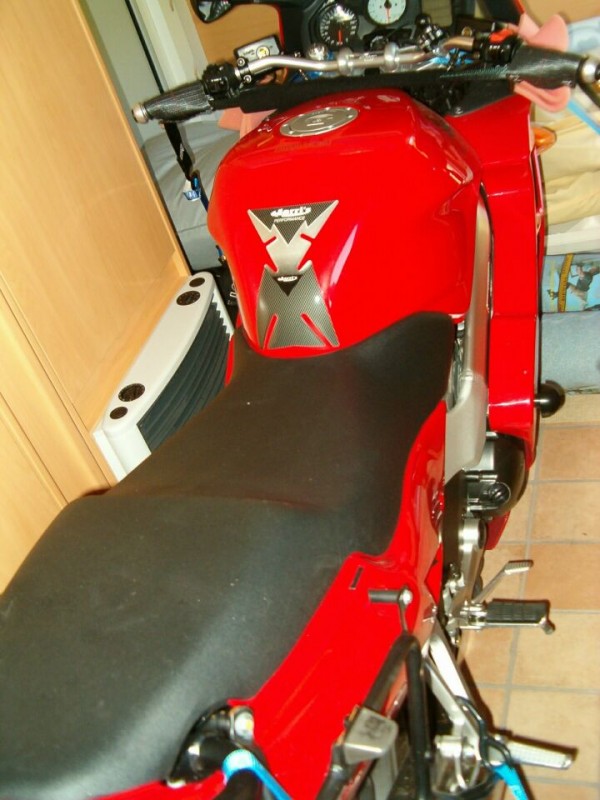 Honda VFR800 im Tango