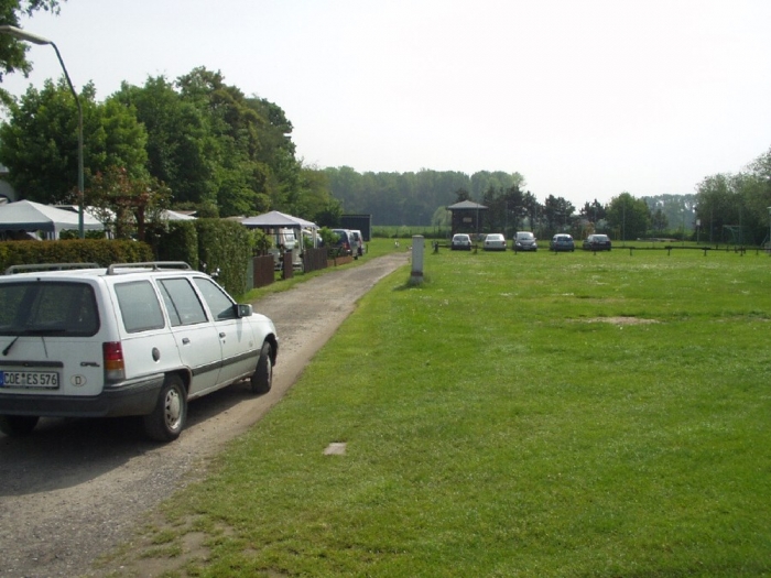 Stellpltze neben den Dauercampern