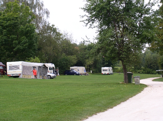 weitere Stellplätze im hinteren Teil