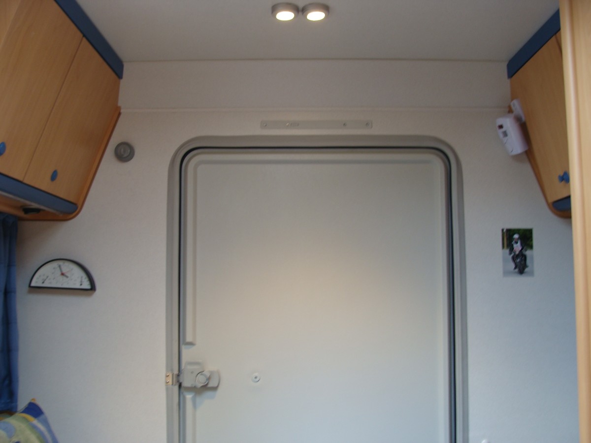 Deckenlampe neu in LED