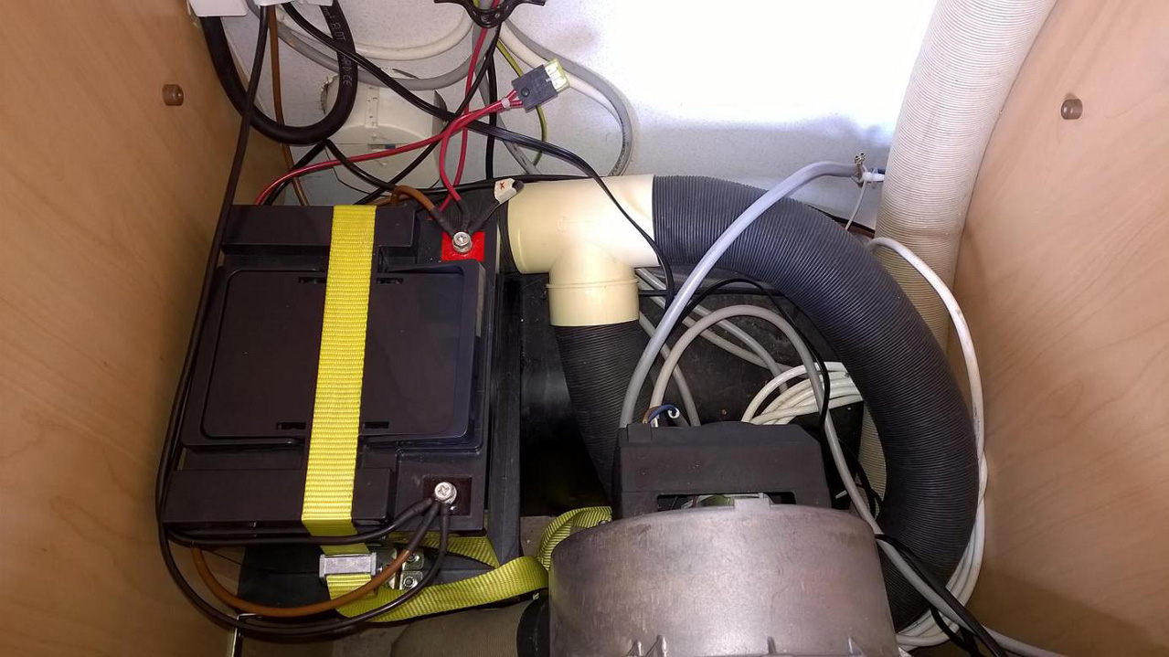 Batterie im Kleiderschrank