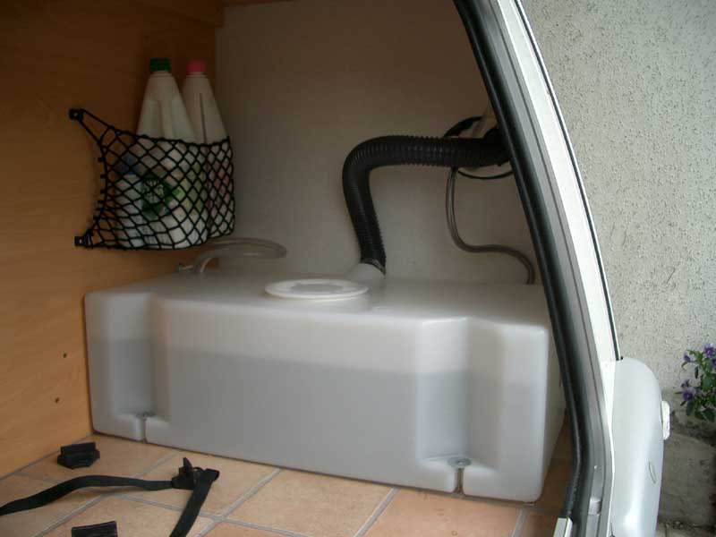 Goebel 45l Wassertank eingebaut 2
